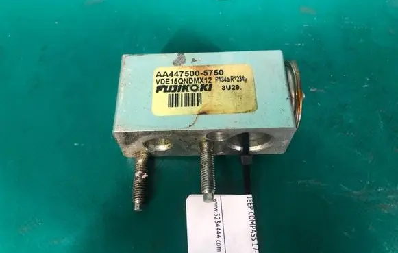 Jeep Compass Air conditioning (A/C) expansion valve 68350338AA