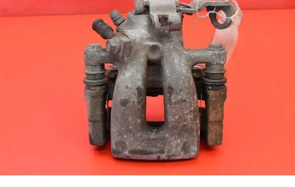 Opel Zafira C Rear brake caliper