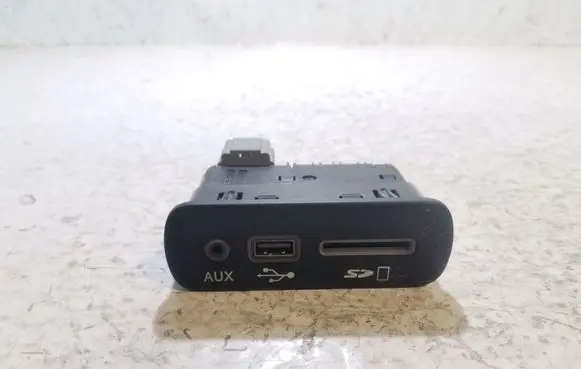 Dodge Challenger USB socket connector 68206384AC
