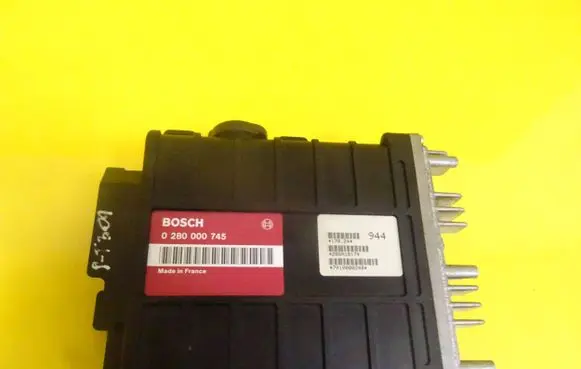 Peugeot 205 Engine control unit/module 0280000745