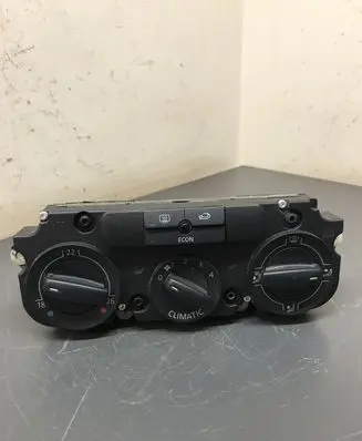 Volkswagen Golf V Climate control unit 742153