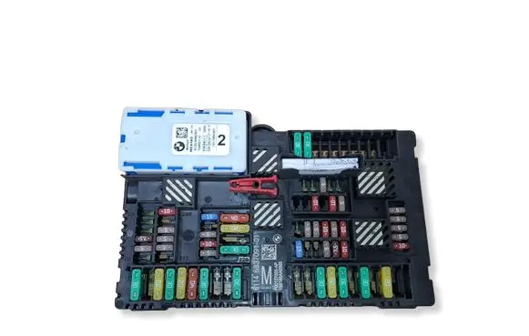 BMW 5 G30 G31 G38 Fuse module 6837091