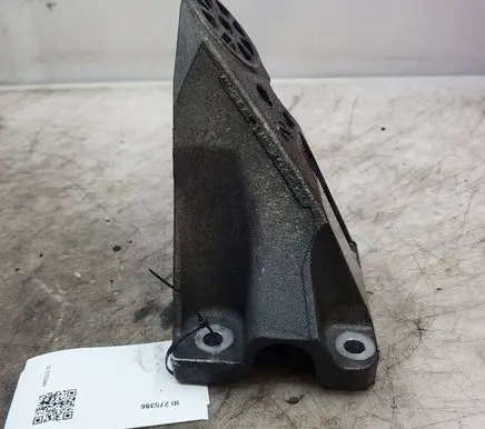 Audi Q7 4L Engine mounting bracket 7L6199308C