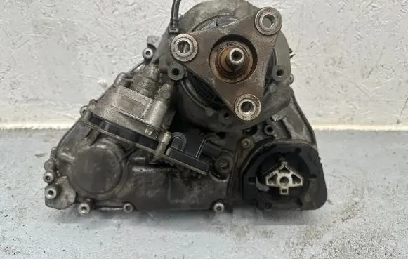 BMW X5 E70 Gearbox transfer box case 7643759 27107643759 27105A371E0