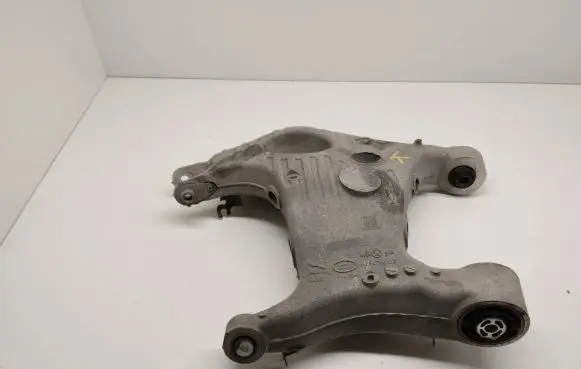 Rear upper control arm/wishbone