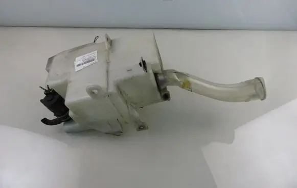 Windshield washer fluid reservoir/tank