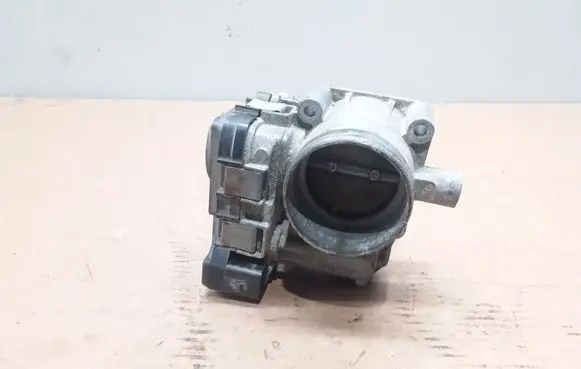 Volkswagen Golf V Throttle valve 03C133062A