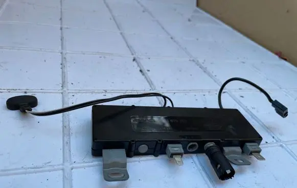 Saab 9-5 Antenna control unit AAR728