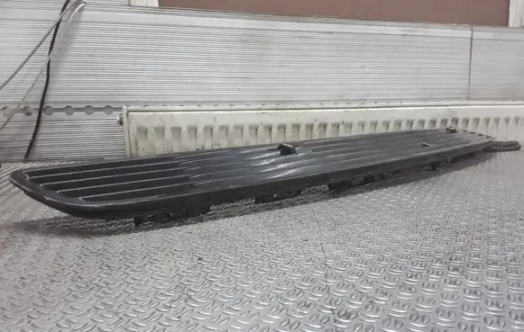 Mercedes-Benz C W203 Wiper trim