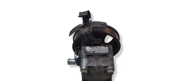 Volvo V70 Power steering pump