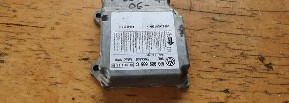 Seat Toledo III (5P) Airbag control unit/module 1K0909605C 02H013S2100