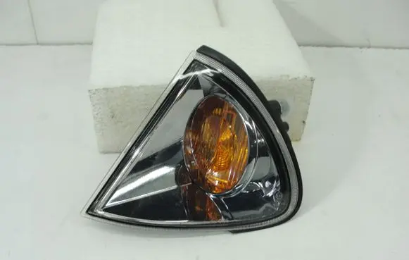 Toyota Avensis T220 Front indicator light 8152005030