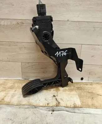 Peugeot 807 Accelerator throttle pedal 1400838680 03042006 6PV00908309