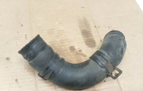 KIA Cerato Engine coolant pipe/hose