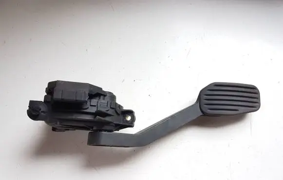 Volvo S60 Accelerator throttle pedal 9157553