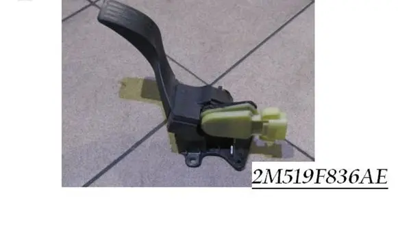 Ford Focus Accelerator throttle pedal 2M519F836AE