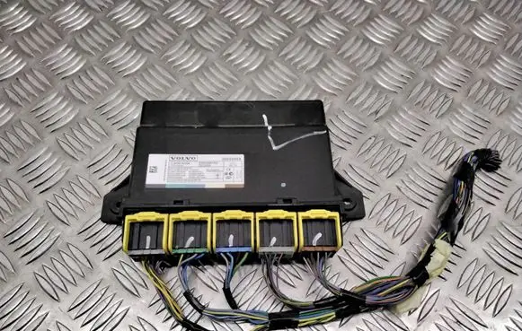 Volvo V70 Door central lock control unit/module 30659958 5WK49819G
