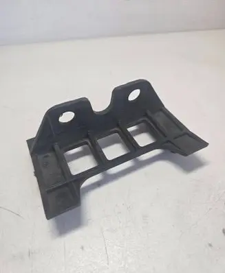 Rear bumper mounting bracket
