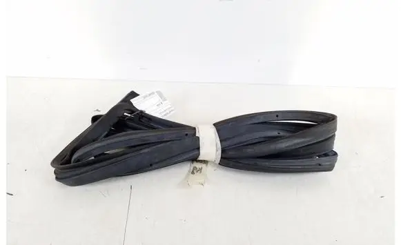 Toyota Auris 150 Rubber seal rear door 