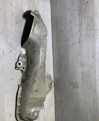 Dacia Sandero III Exhaust heat shield 747618673R