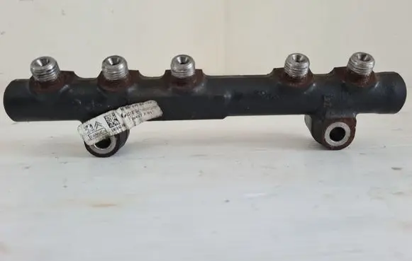 Ford Focus Fuel main line pipe 968529758002 28497Z01