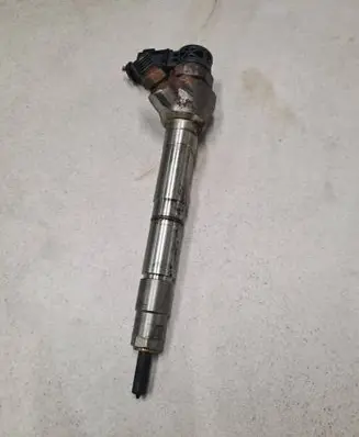 Skoda Octavia Mk3 (5E) Fuel injector 04L130277AE 0445110471