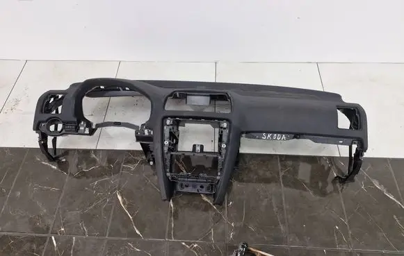Skoda Octavia Mk2 (1Z) Dashboard 