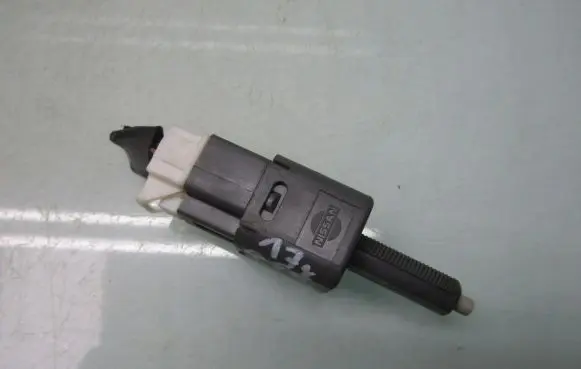 Infiniti Q50 Brake pedal sensor switch 5910K1