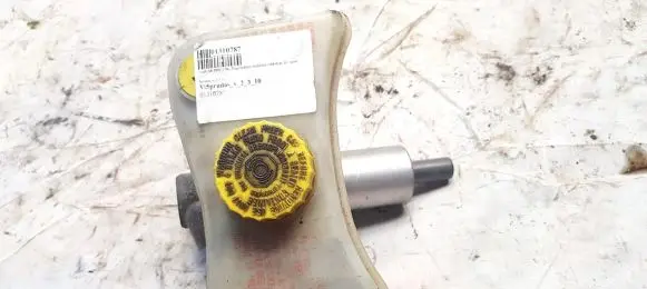Audi A6 S6 C5 4B Master brake cylinder