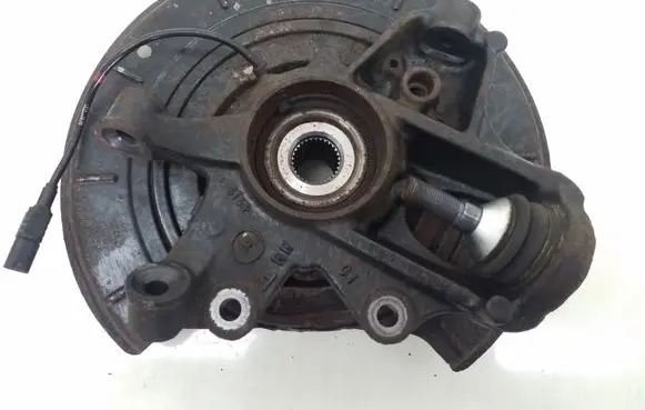 Mercedes-Benz ML W164 Rear wheel hub A1643501408
