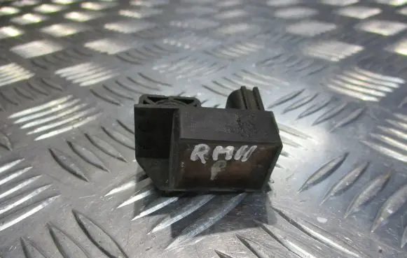 Renault Megane II Airbag deployment crash/impact sensor