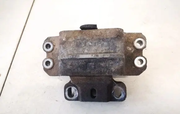 Volkswagen Golf V Engine mount bracket 1k0199555