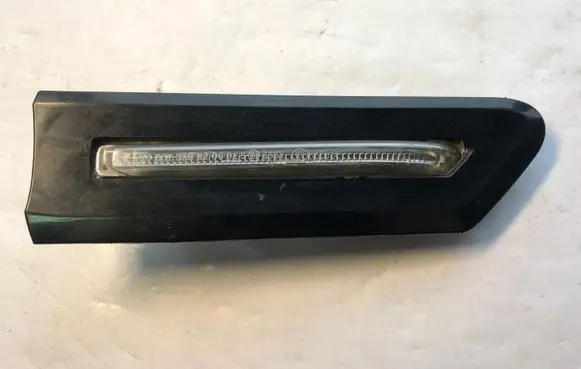 BMW 7 F01 F02 F03 F04 Front fender indicator light 7203372 63137203372
