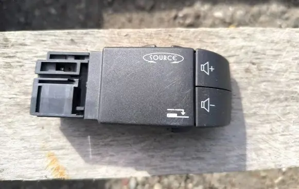 Multifunctional control switch/knob