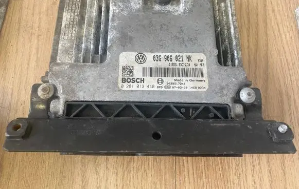 Volkswagen PASSAT B6 Engine control unit/module 03G906021NK 0281013440