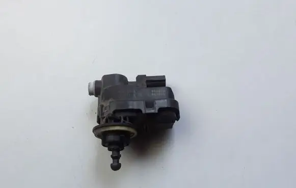 Headlight level adjustment motor