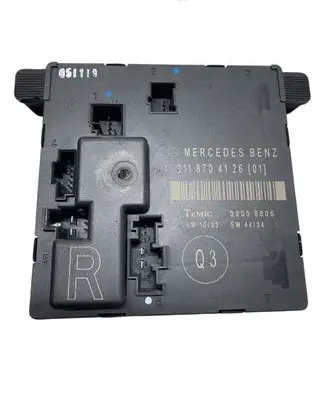 Mercedes-Benz E W211 Door control unit/module 2118704126