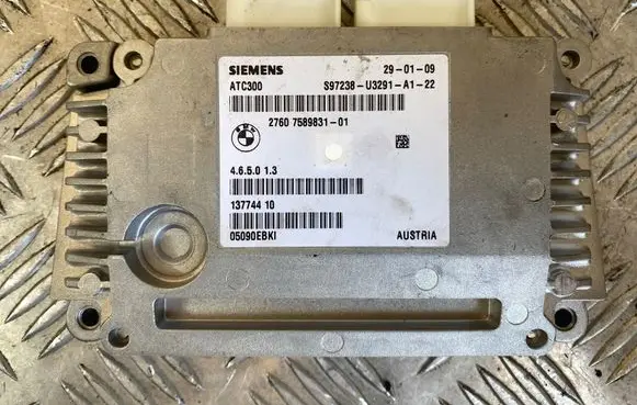 BMW 3 E90 E91 Transfer box differential control unit 7589831 13774410
