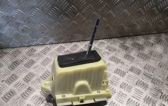 Mercedes-Benz C W204 Gear selector 2042677524 A2042677524