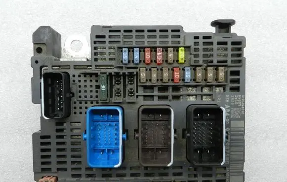 Peugeot 508 Fuse box set 6500KL 9677987580