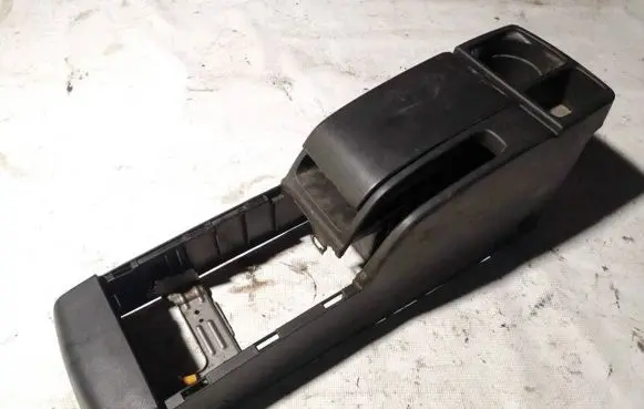Mazda 5 Armrest cc2964436