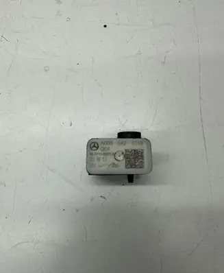 Mercedes-Benz CLS C218 AMG Airbag deployment crash/impact sensor A0055421218 10171102213