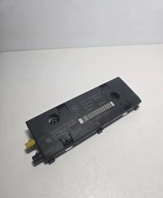 BMW 1 E82 E88 Aerial antenna amplifier 6520695890002