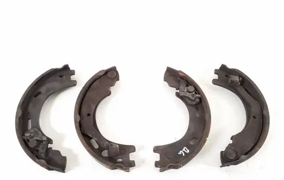 Land Rover Discovery 4 - LR4 Handbrake/parking brake pads LR031947