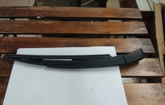 Mitsubishi Outlander Rear wiper blade arm 