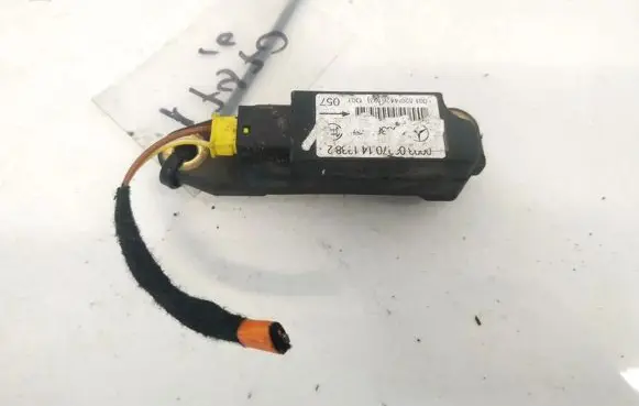 Mercedes-Benz C W203 Airbag deployment crash/impact sensor 0018204426 00030027014