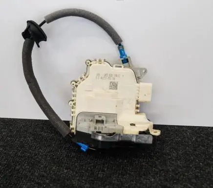 Audi A3 S3 8V Rear door lock 8K0839016C
