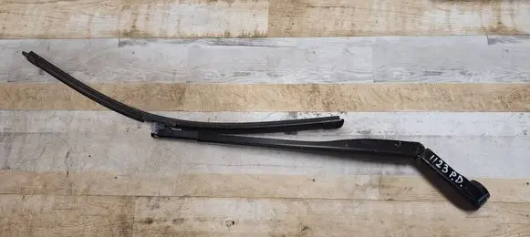 Honda Civic Front wiper blade arm