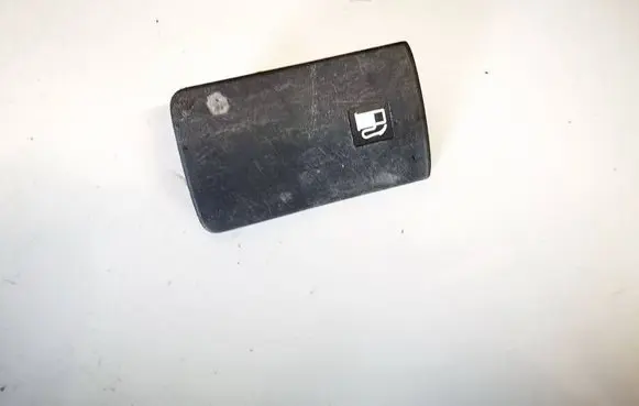 Subaru Outback Fuel tank opening switch 