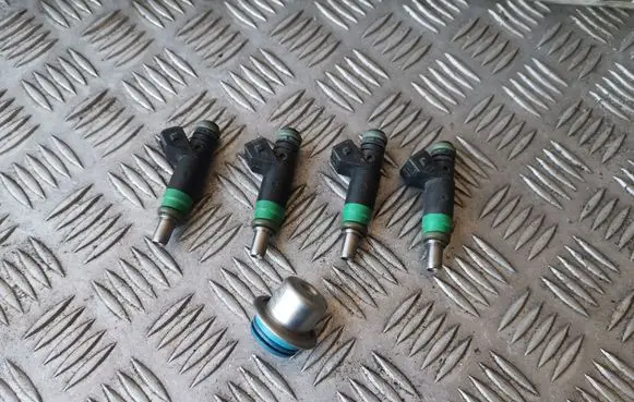 Ford Focus Fuel injectors set 98MF9F593BB 98MFBB 0280161515